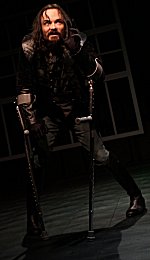 Guy Roberts as Richard III